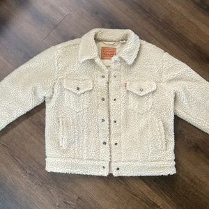 NEVER WORN Levi’s Sherpa Jacket (lined inside) unisex